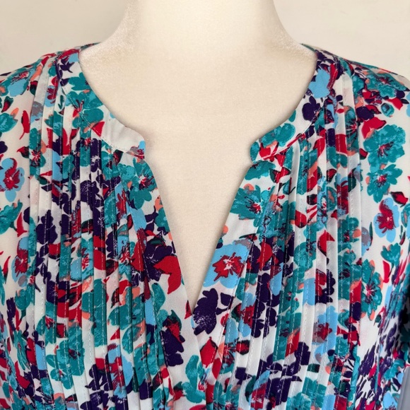 Attention Multi-Color Floral Pintuck Front Flutter Sleeve Blouse ~ Women’s XXL - Picture 5 of 10